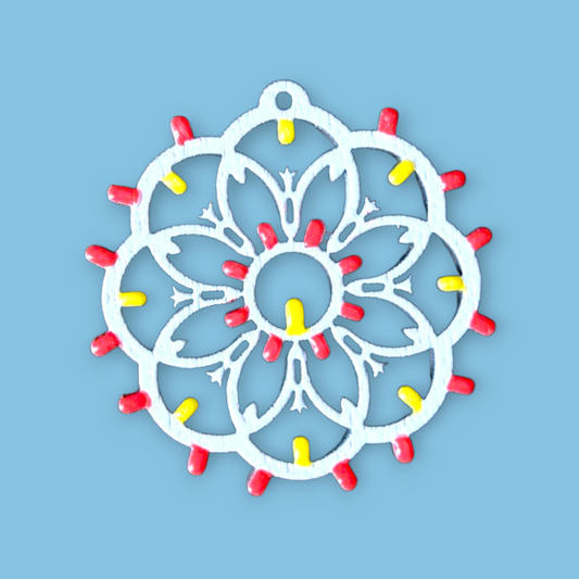 Rosone Giglio grande - Punto Luce: Orecchini in legno a forma di Luminaria Salentina con chiusura a perno