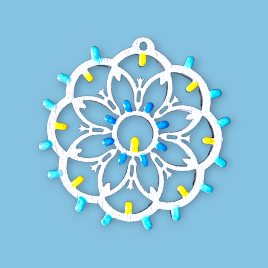 Rosone Giglio piccolo - Punto Luce: Orecchini in legno a forma di Luminaria Salentina con chiusura a perno