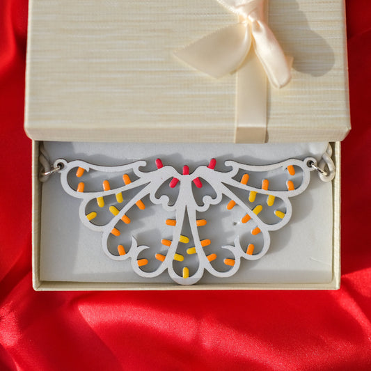 Festone: Collier in legno a forma di Luminaria Salentina