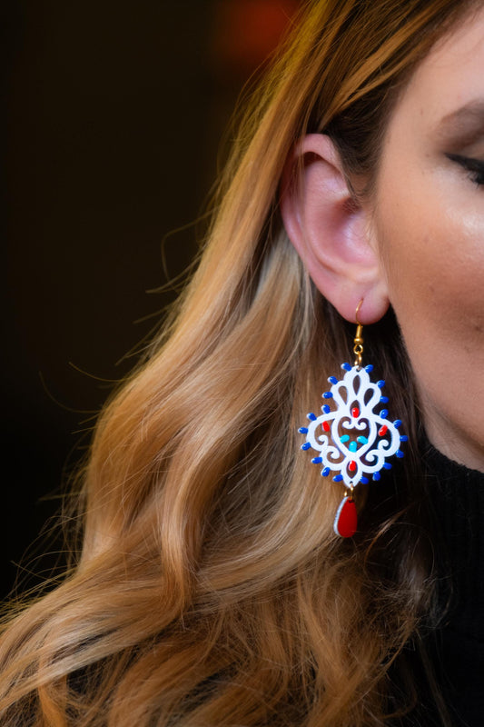 Barocchini lunghi: Orecchini in legno a forma di Luminaria Salentina