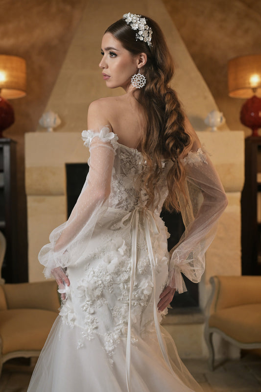 Giglio: Orecchini a forma di Luminaria Salentina con lampadine bianche perlate