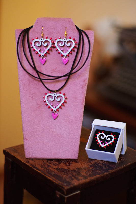 SET completo Cuore di Luce: Collana, orecchini e anello in legno a forma di Luminaria Salentina