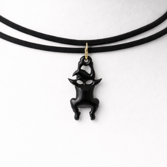 Scazzamuriello: Collana Choker in legno con pendente