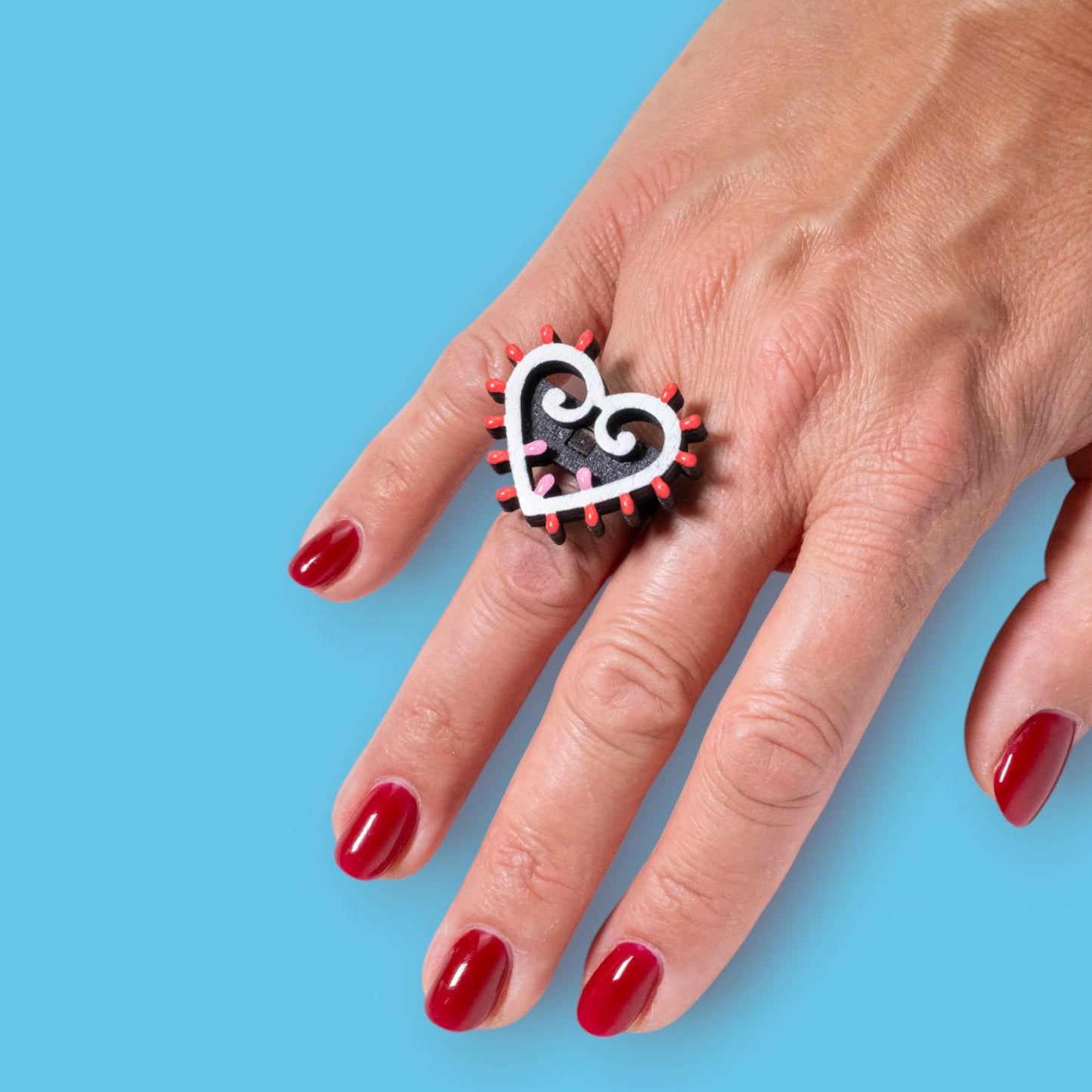 SET completo Cuore di Luce: Collana, orecchini e anello in legno a forma di Luminaria Salentina