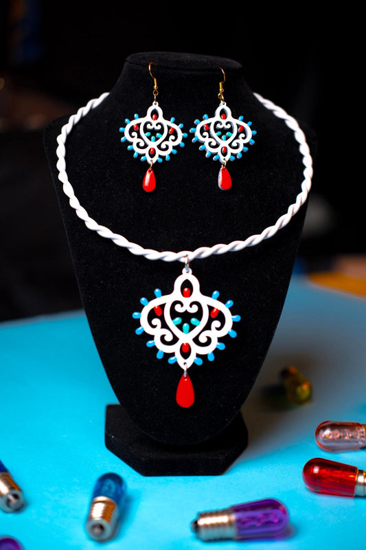 SET Barocchini: Collana e orecchini in legno a forma di Luminaria Salentina con collier rigido