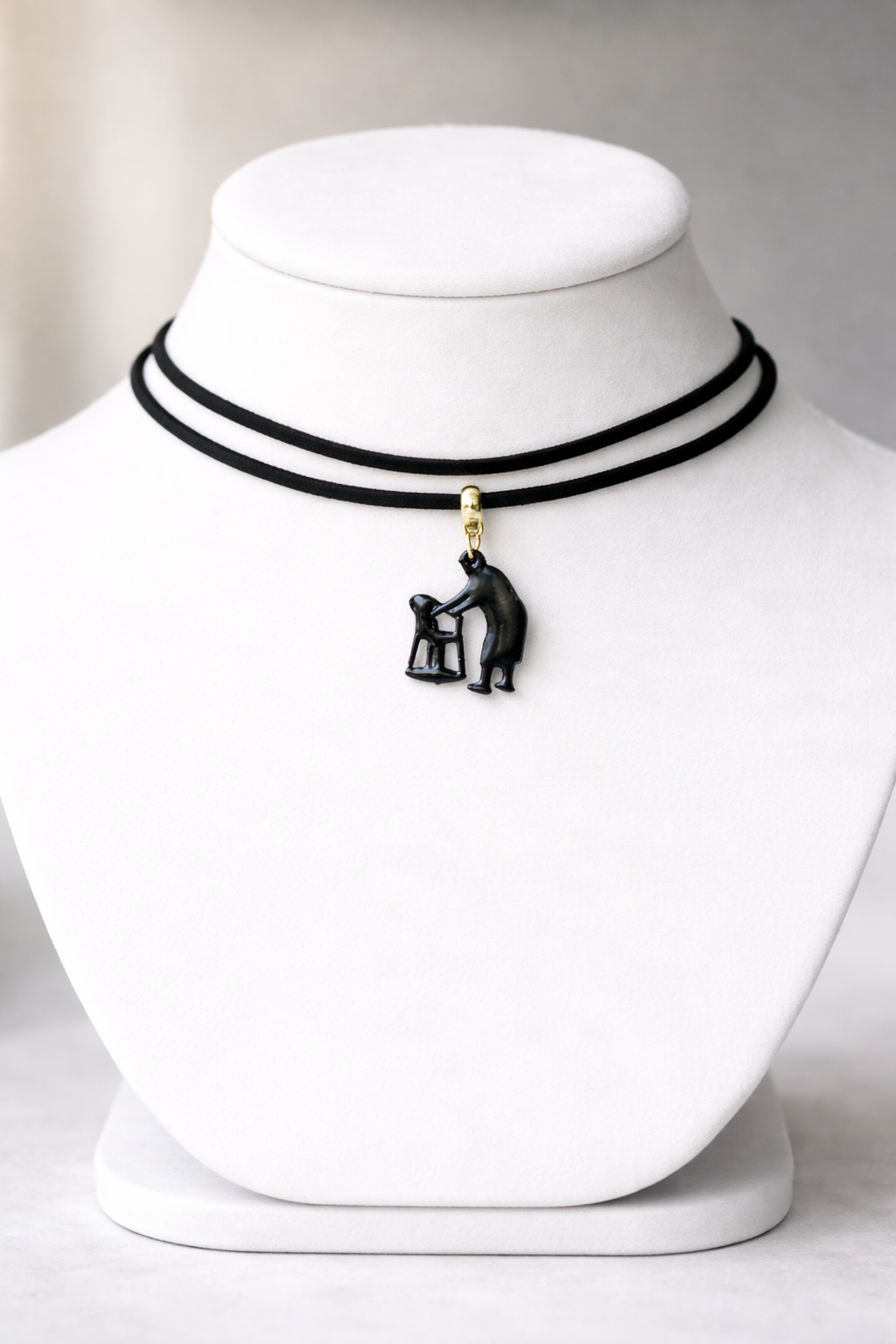 Li Signure alla Seggia: orecchini e collana con pendente