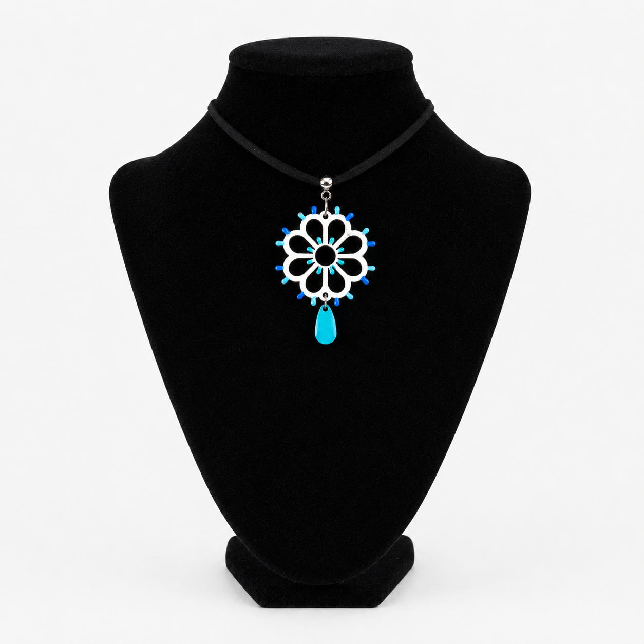 Rose Window Otranto choker necklace