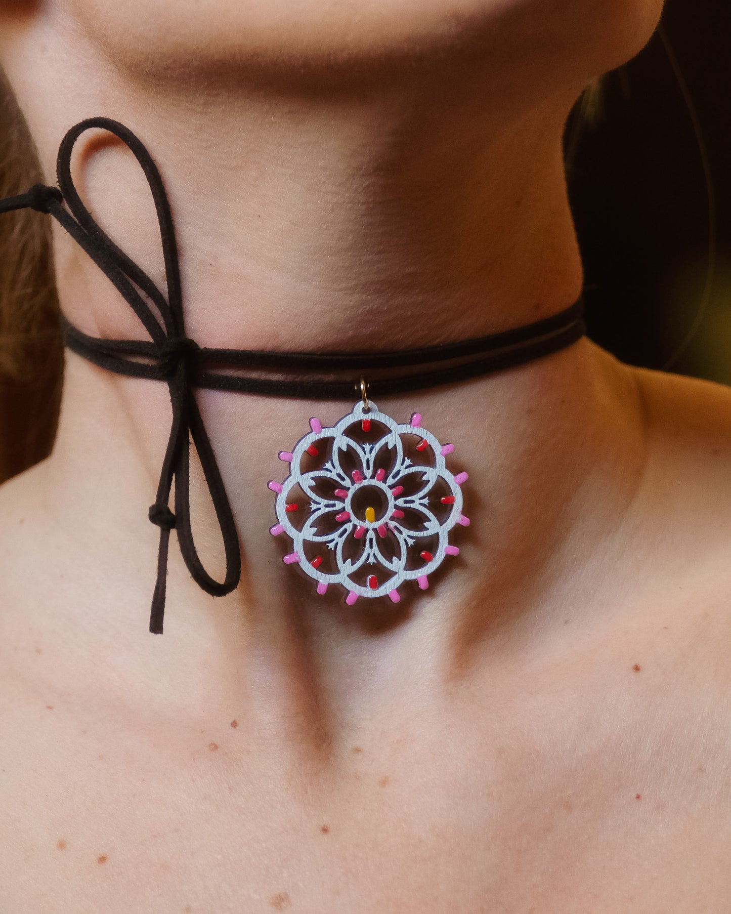 Collana Choker Rosone Giglio