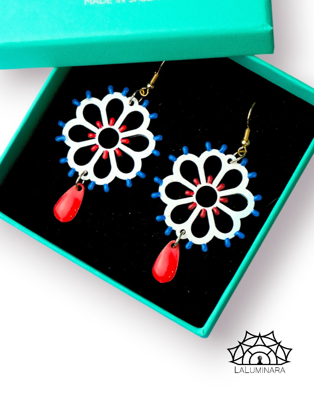 Rosone Margherita: Orecchini in legno a forma di Luminaria Salentina