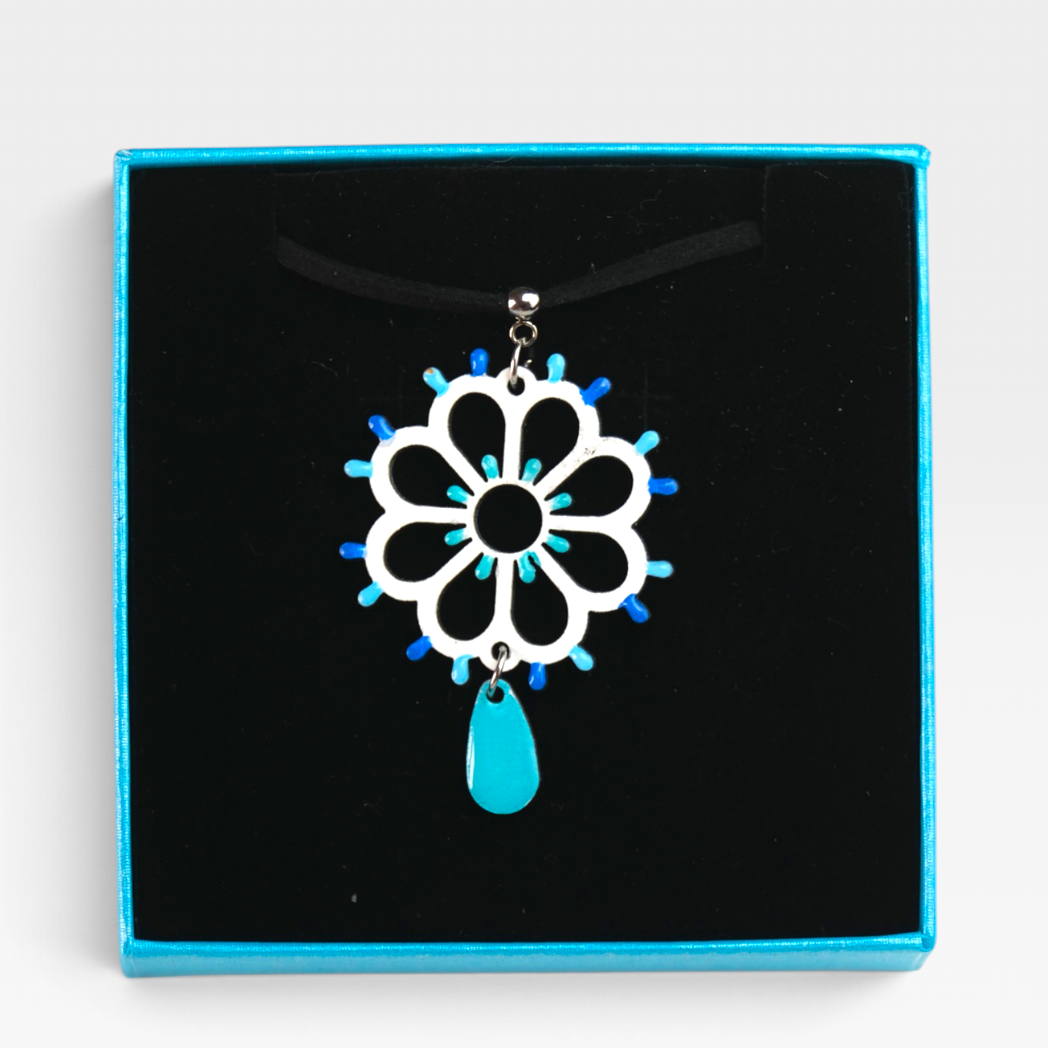 Rose Window Otranto choker necklace