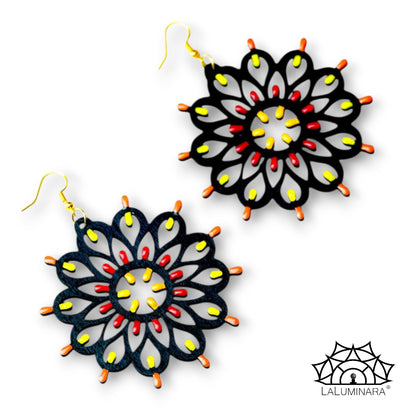 Rosone Otranto nero Grande: Orecchini in legno a forma di Luminaria Salentina