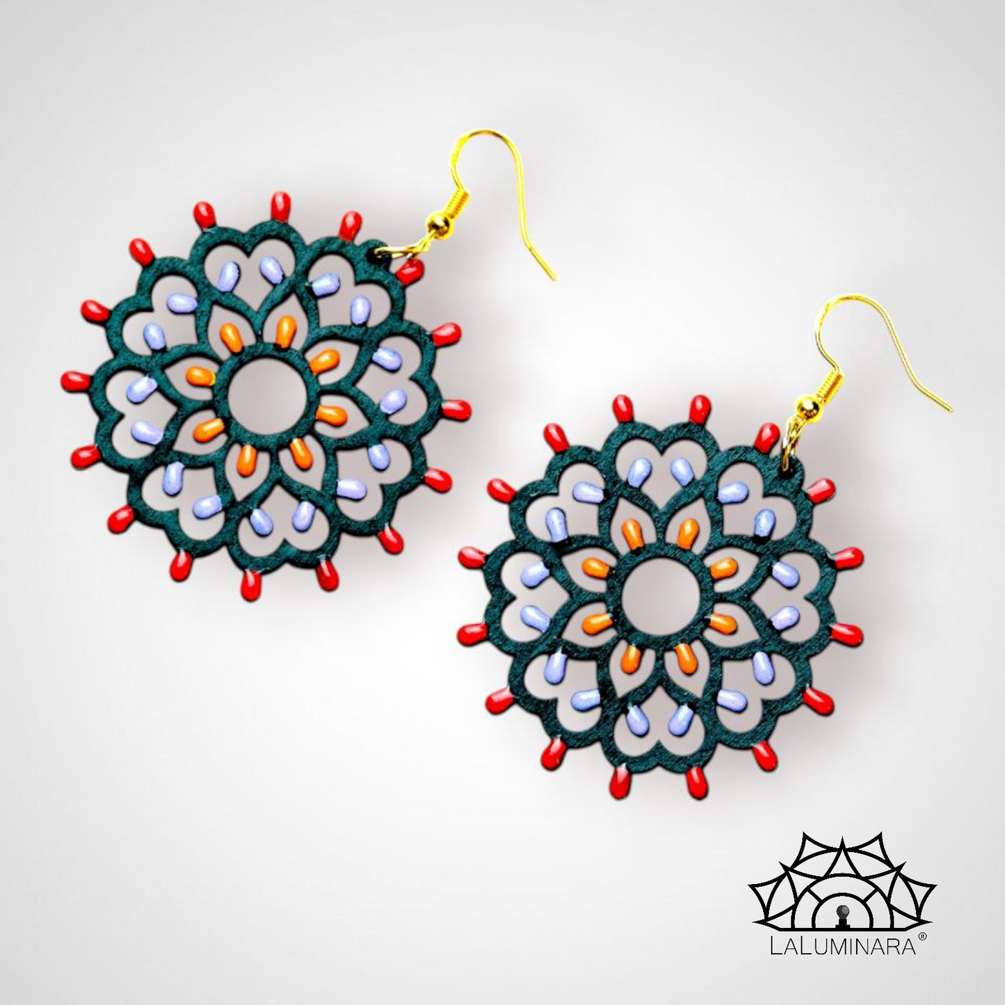 Rosone Jentu nero: Orecchini in legno a forma di Luminaria Salentina