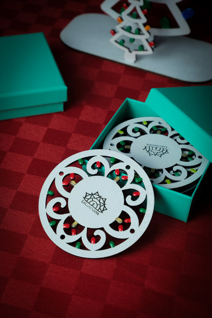 SET COMPLETO: Sottobicchieri + Segnaposto + Portatovaglioli in legno a forma di Luminaria Salentina