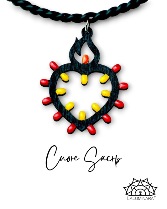 Collana Cuore Sacro nero: collana in legno a forma di Luminaria Salentina