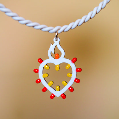 Cuore Sacro: Collana in legno a forma di Luminaria Salentina con collier rigido