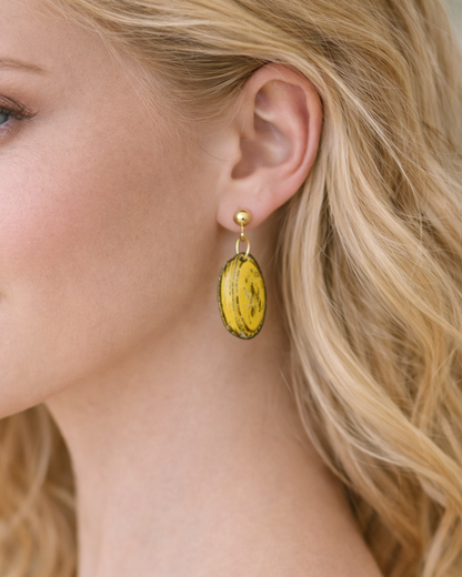 Pasticciotto: orecchini pendenti in legno con chiusura a perno