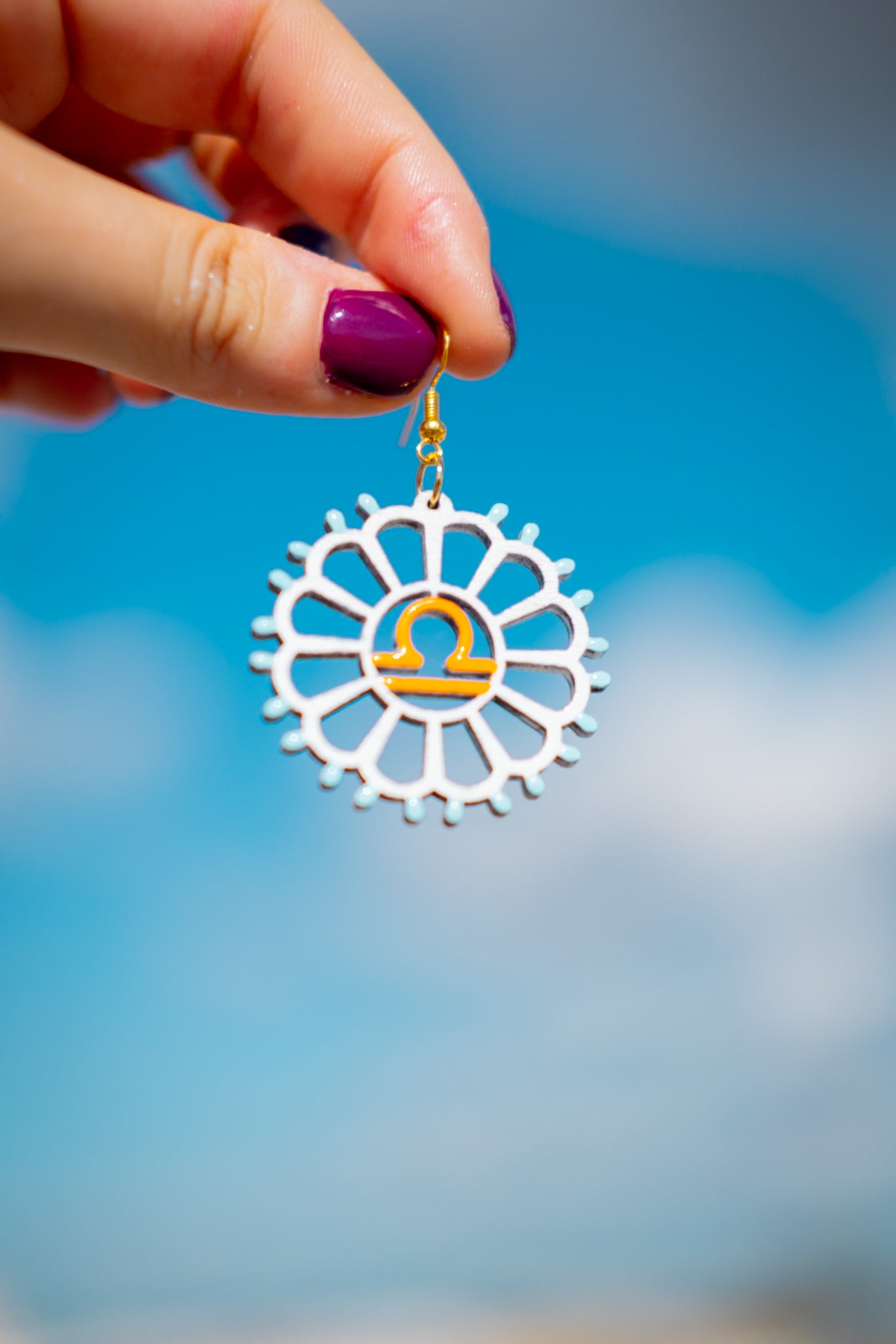 Zodiaco: Orecchini in legno a forma di Luminaria Salentina con segni zodiacali