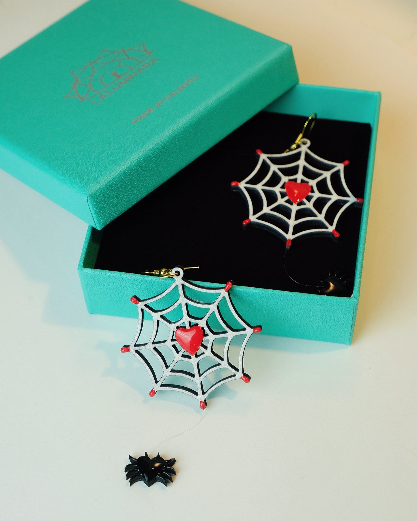 Nuova collezione TARANTA: Orecchini in legno con pendente