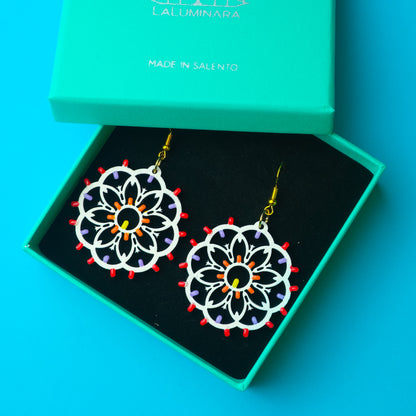 Rosone Giglio piccolo: Orecchini in legno a forma di Luminaria Salentina